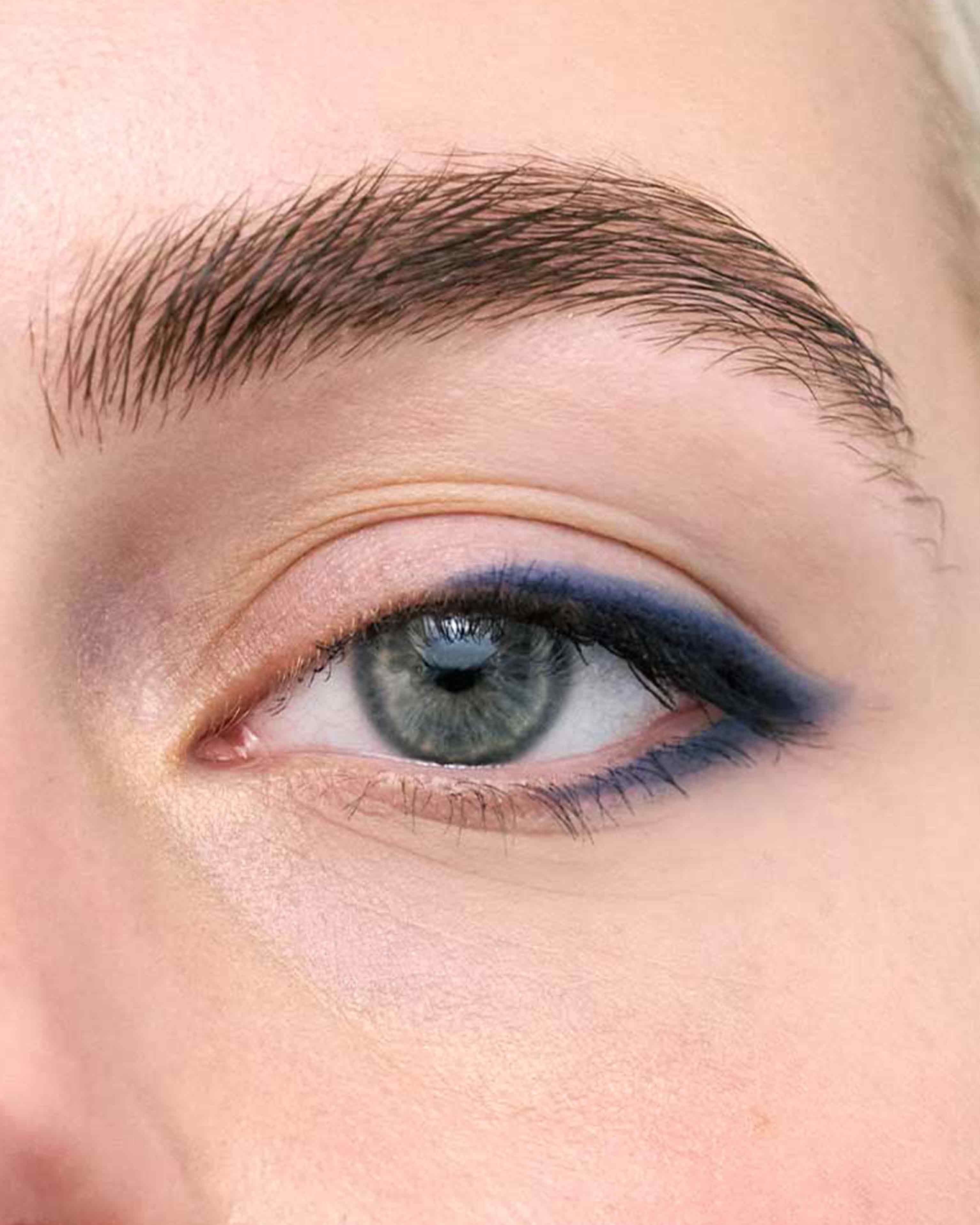 One Swipe Kajal Liner - Image 14